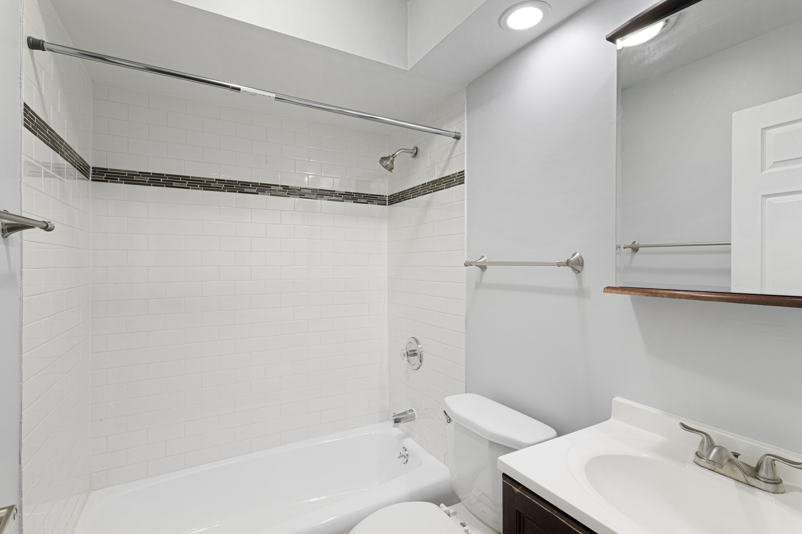 6001 N Kenmore Avenue Unit: 410