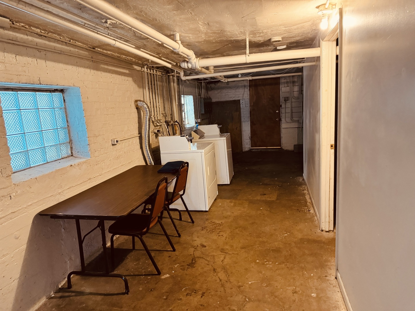 8808 S BLACKSTONE Avenue