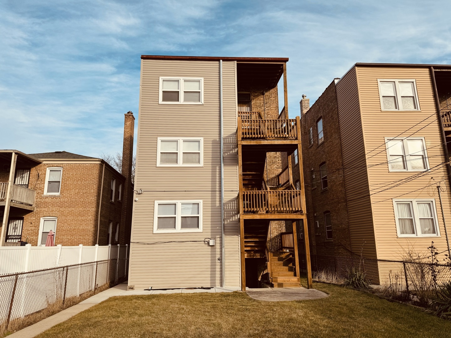 8808 S BLACKSTONE Avenue