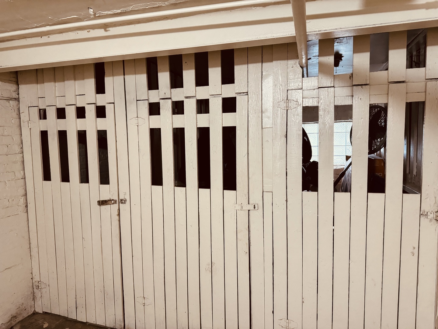 8808 S BLACKSTONE Avenue