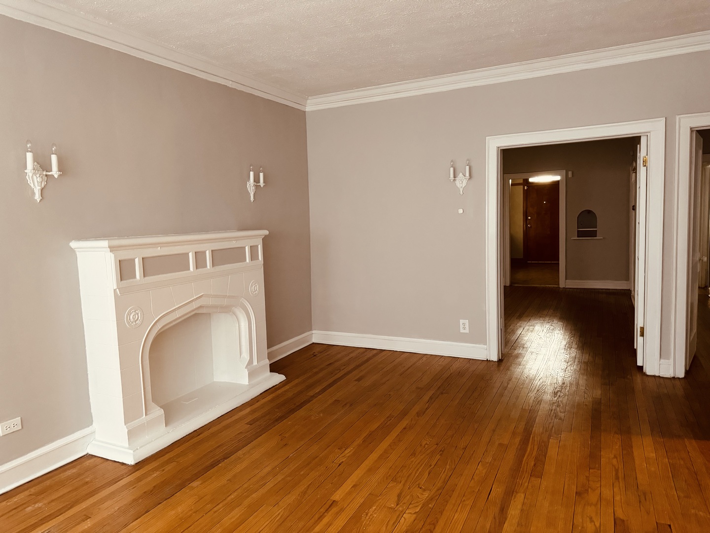 8808 S BLACKSTONE Avenue