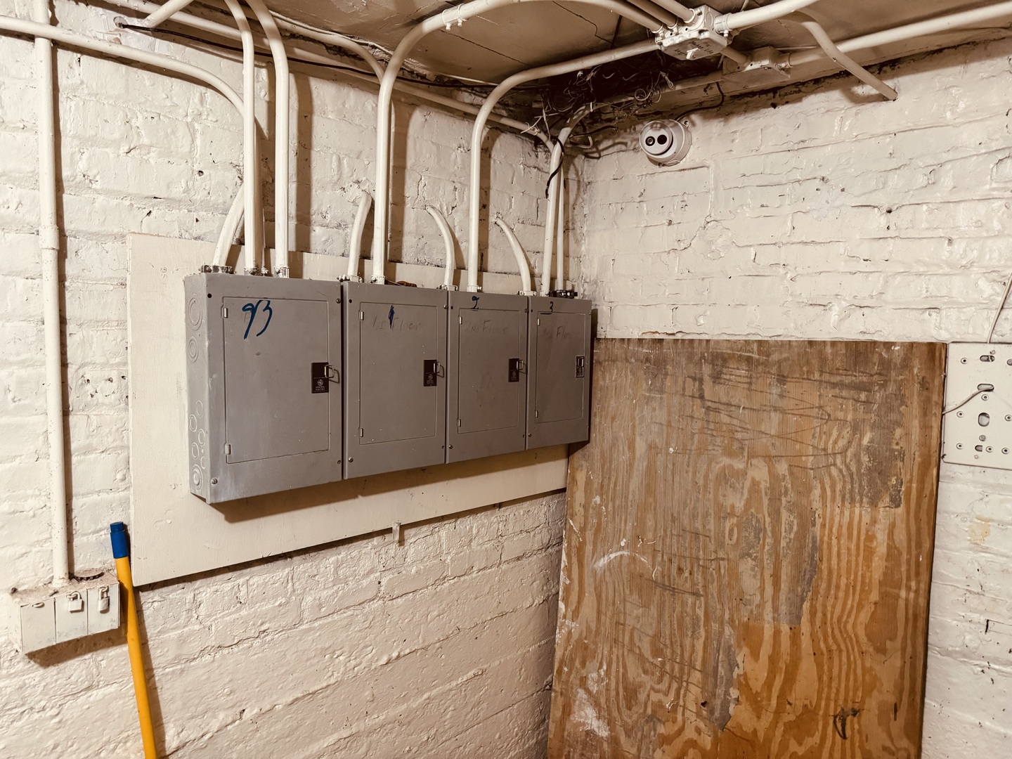 8808 S BLACKSTONE Avenue