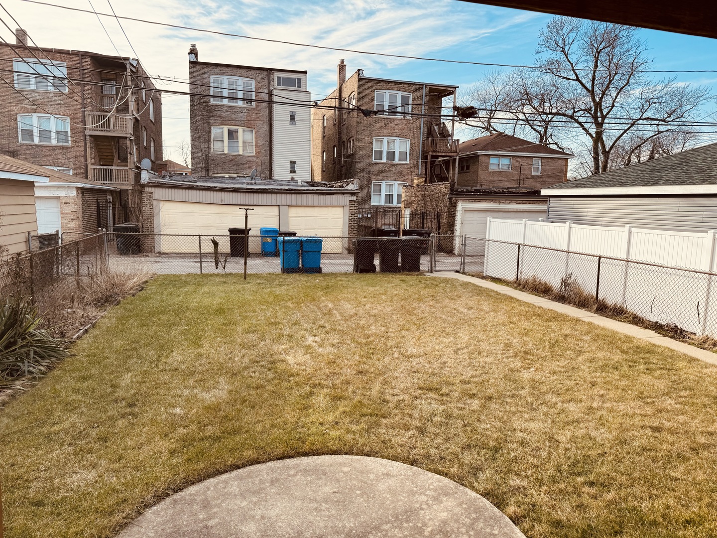 8808 S BLACKSTONE Avenue