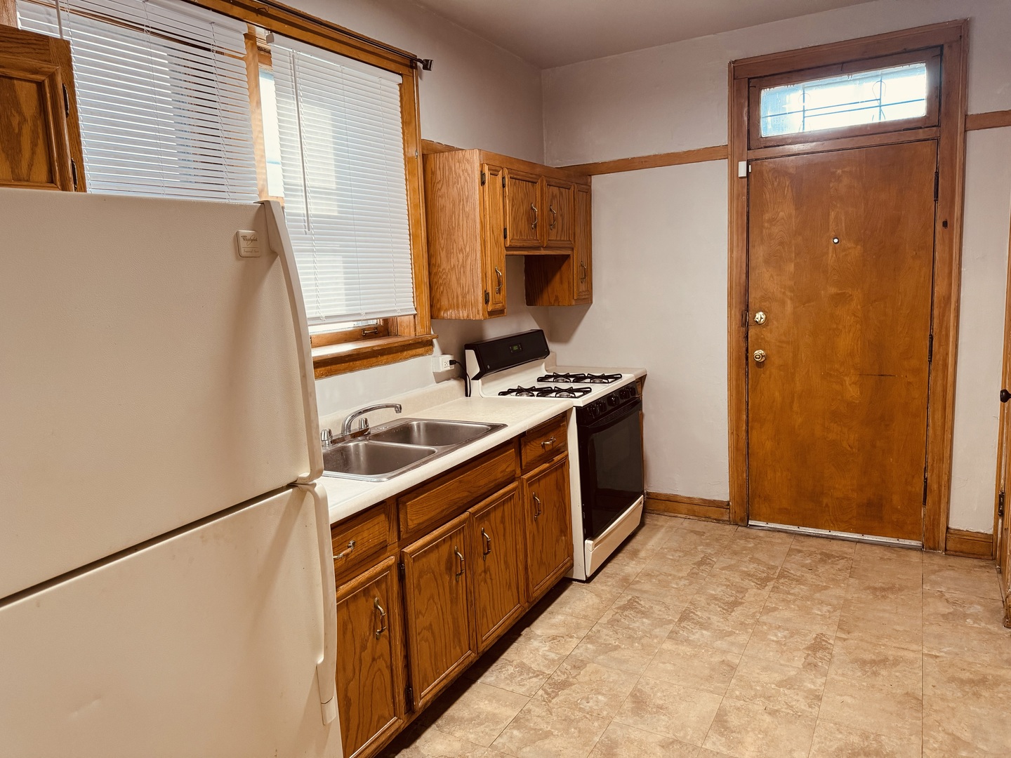 8808 S BLACKSTONE Avenue