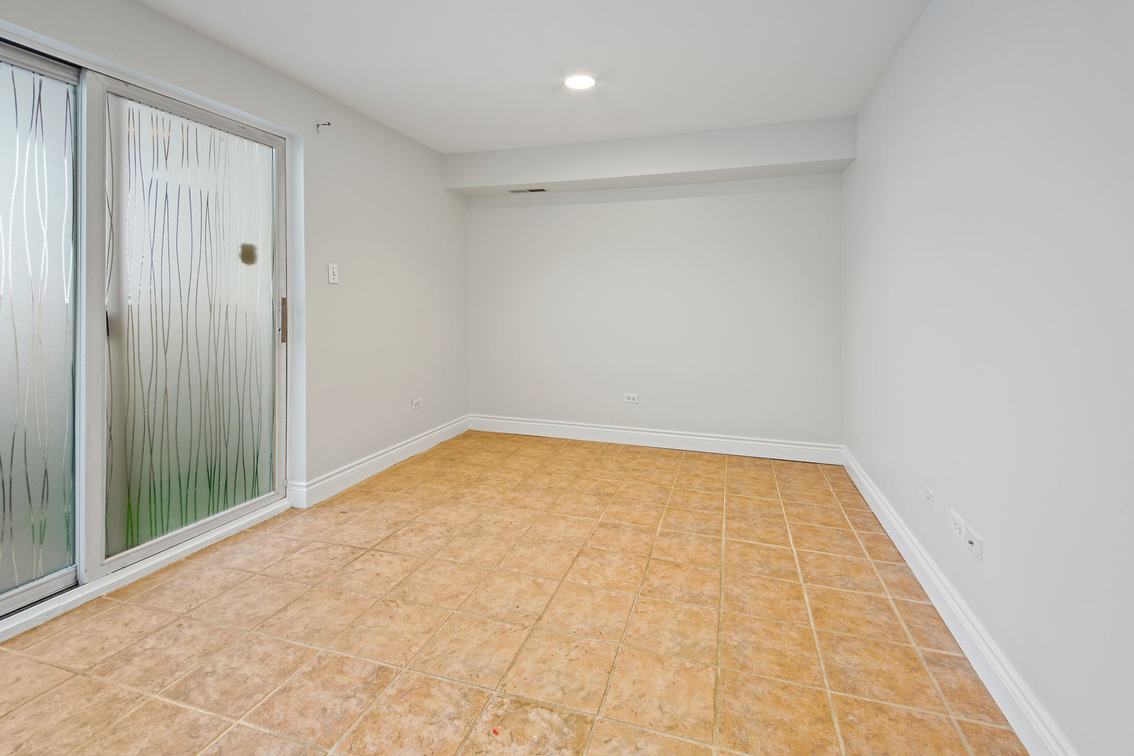 1060 N Hermitage Avenue Unit: 3