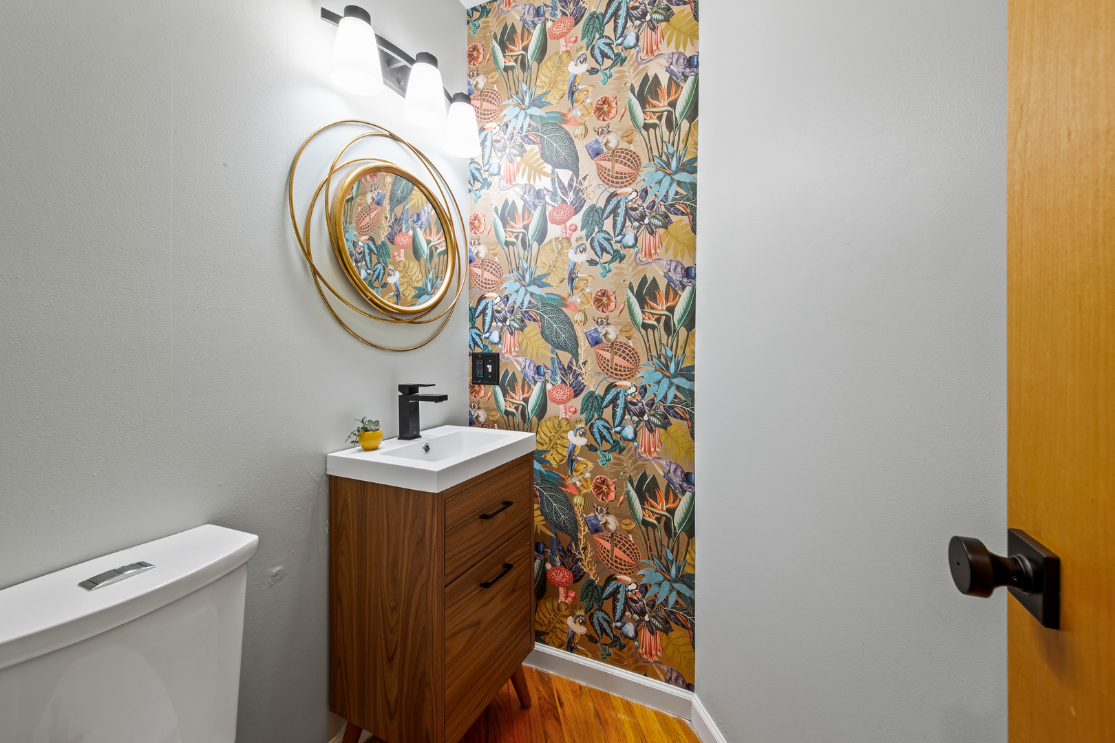 1060 N Hermitage Avenue Unit: 3