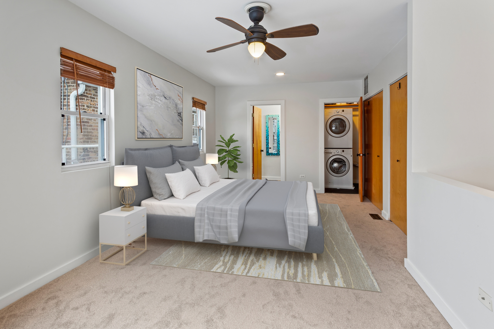 1060 N Hermitage Avenue Unit: 3