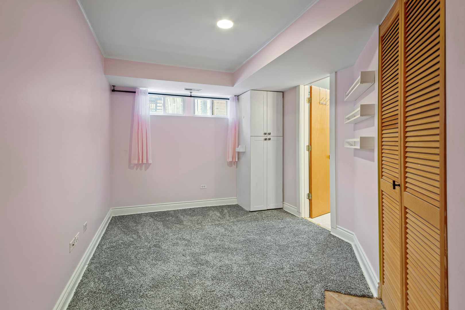 1060 N Hermitage Avenue Unit: 3