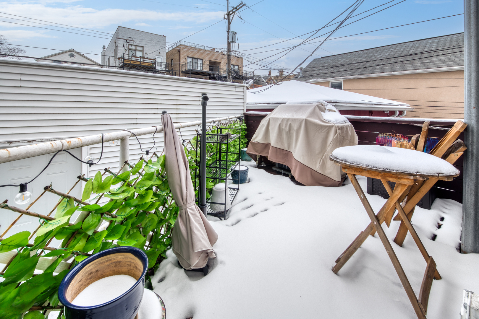 1060 N Hermitage Avenue Unit: 3