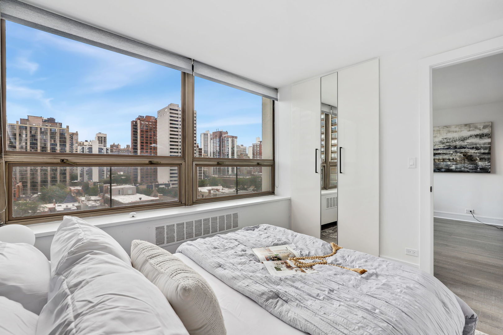 1455 N Sandburg Terrace Unit: 1006