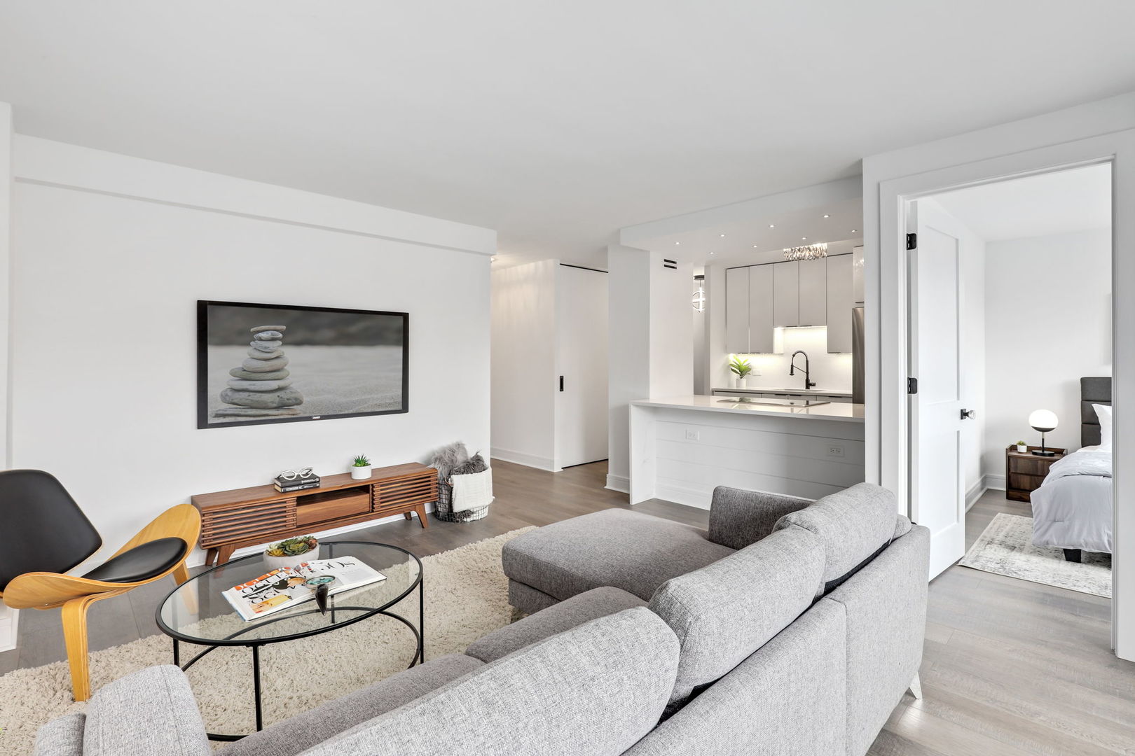 1455 N Sandburg Terrace Unit: 1006