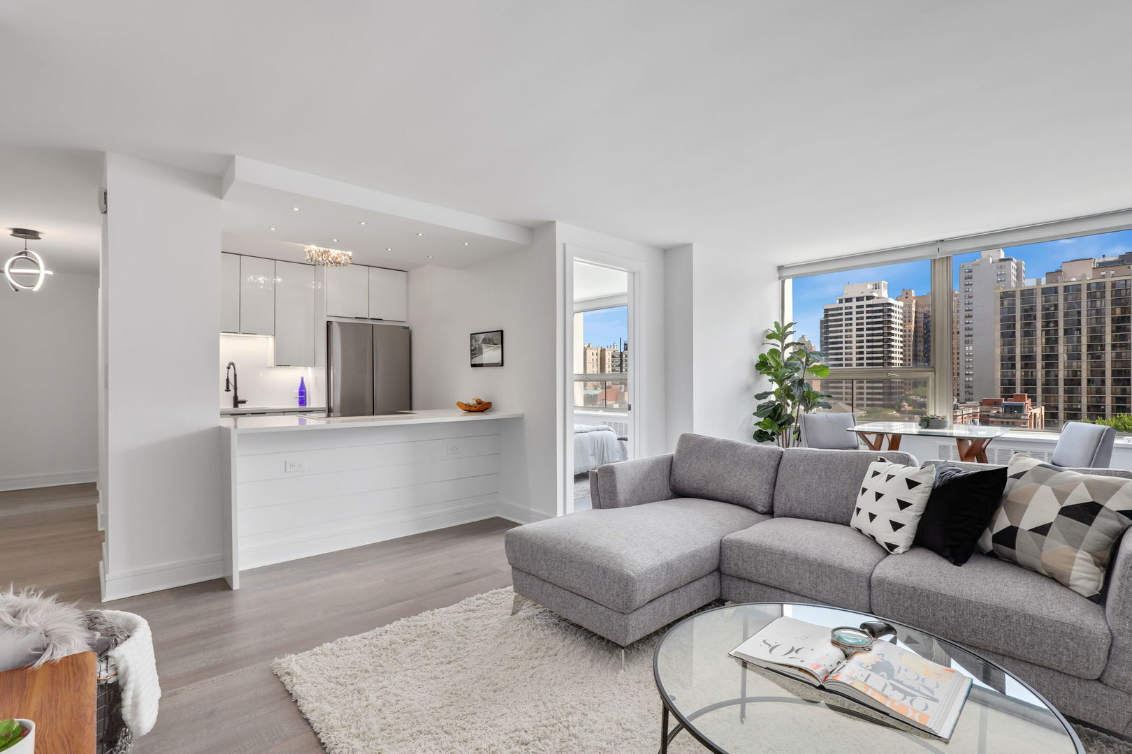 1455 N Sandburg Terrace Unit: 1006
