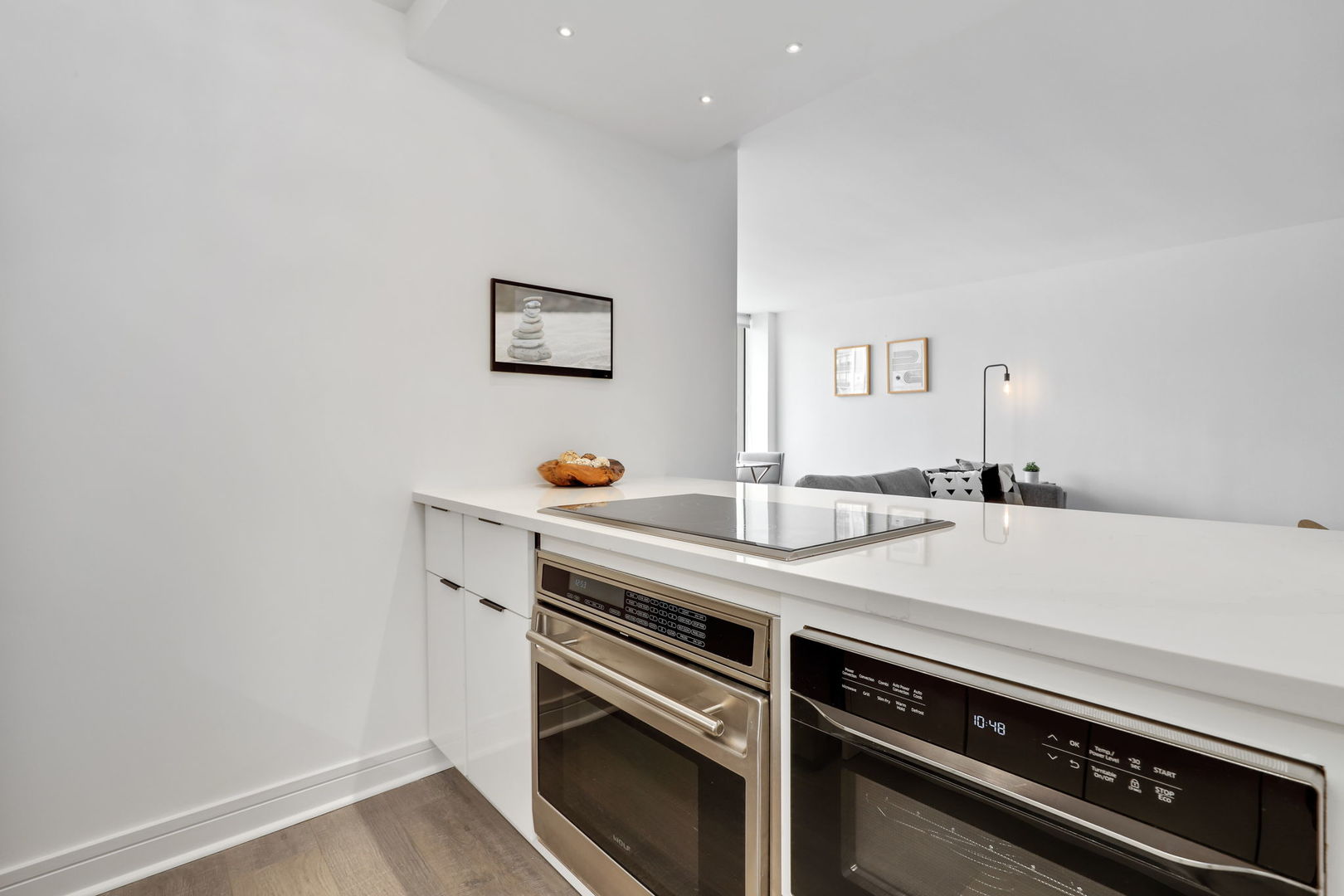 1455 N Sandburg Terrace Unit: 1006