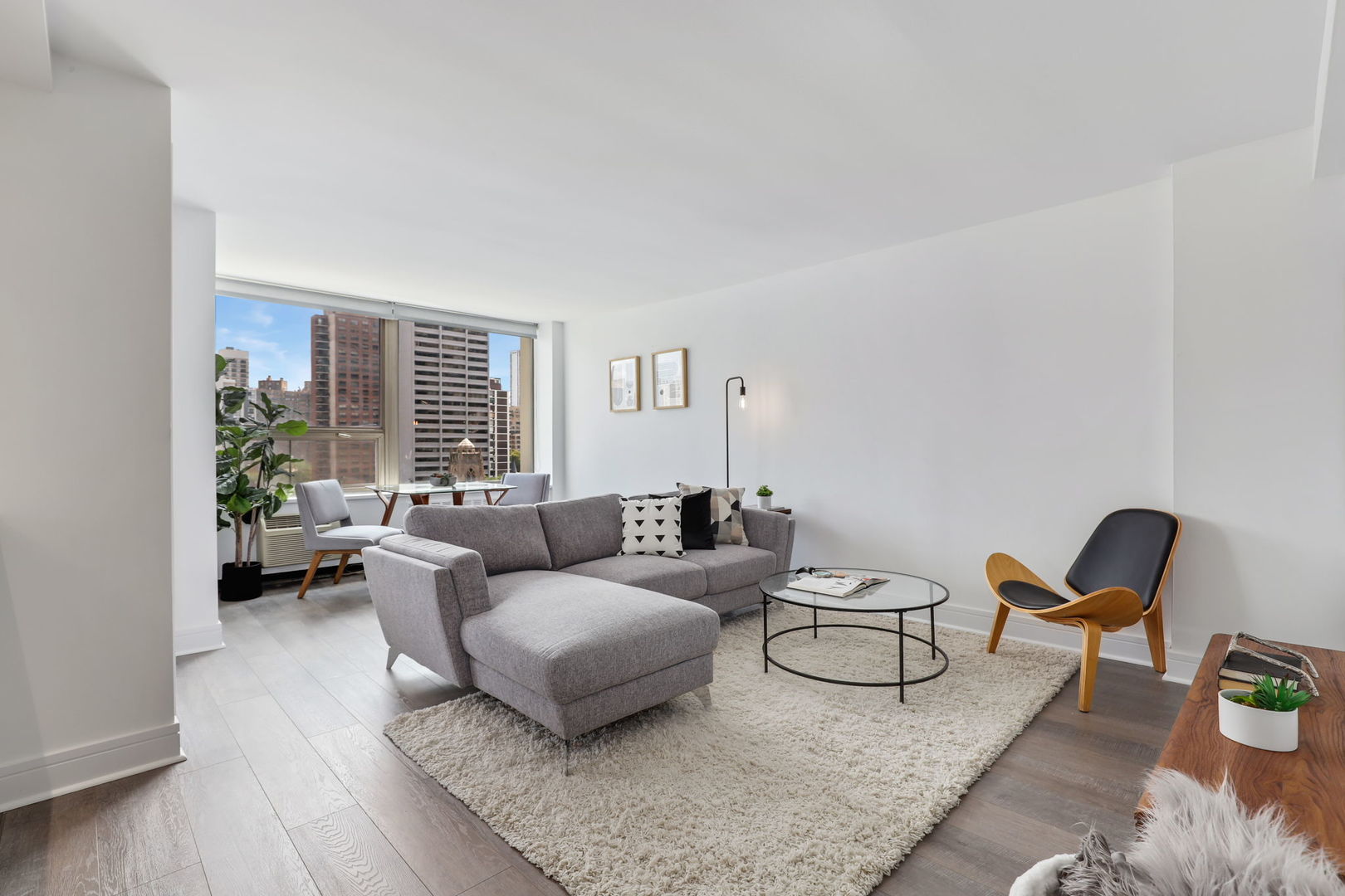 1455 N Sandburg Terrace Unit: 1006