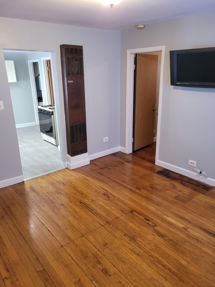 4836 S Throop Street