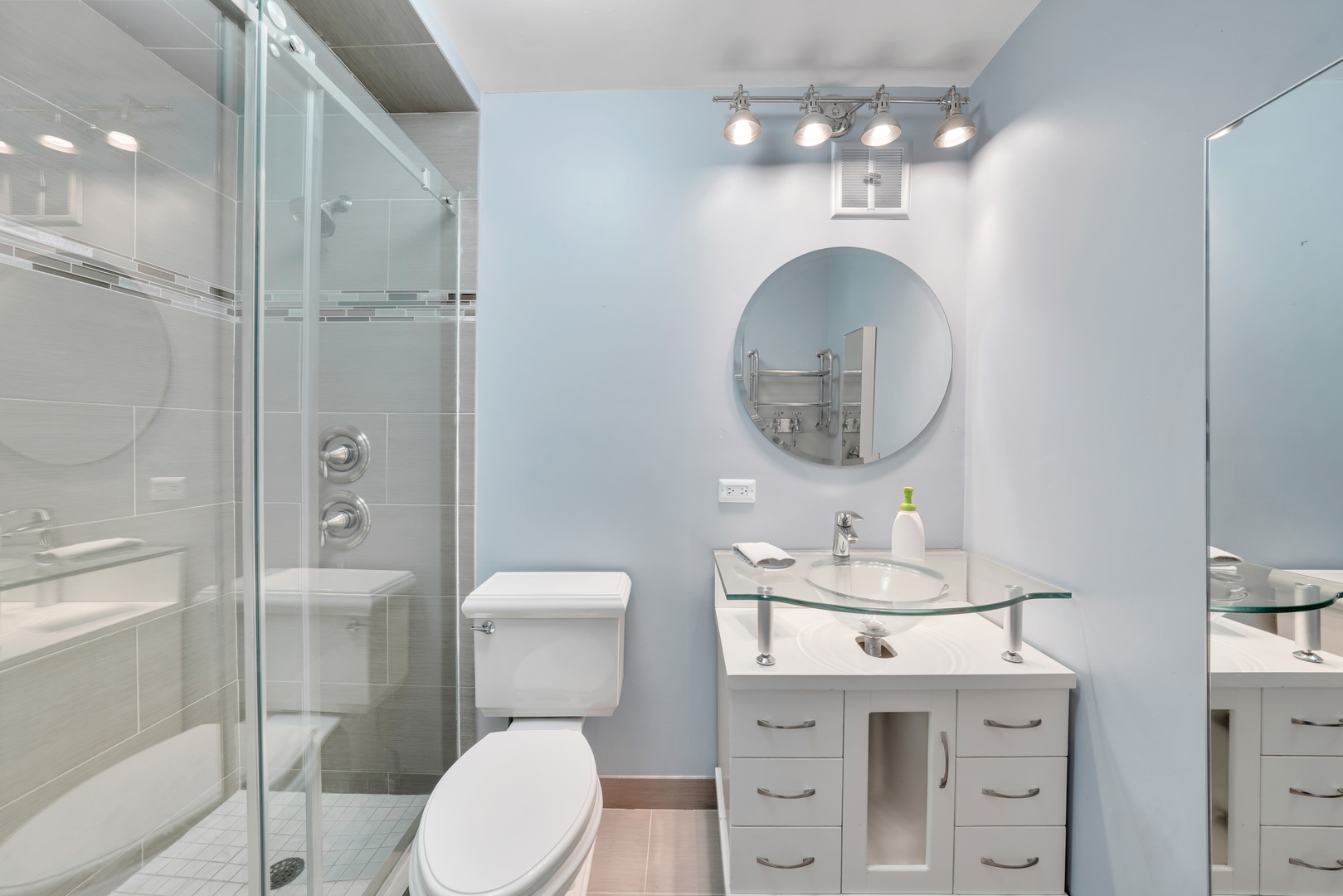 5733 N Sheridan Road Unit: 15C