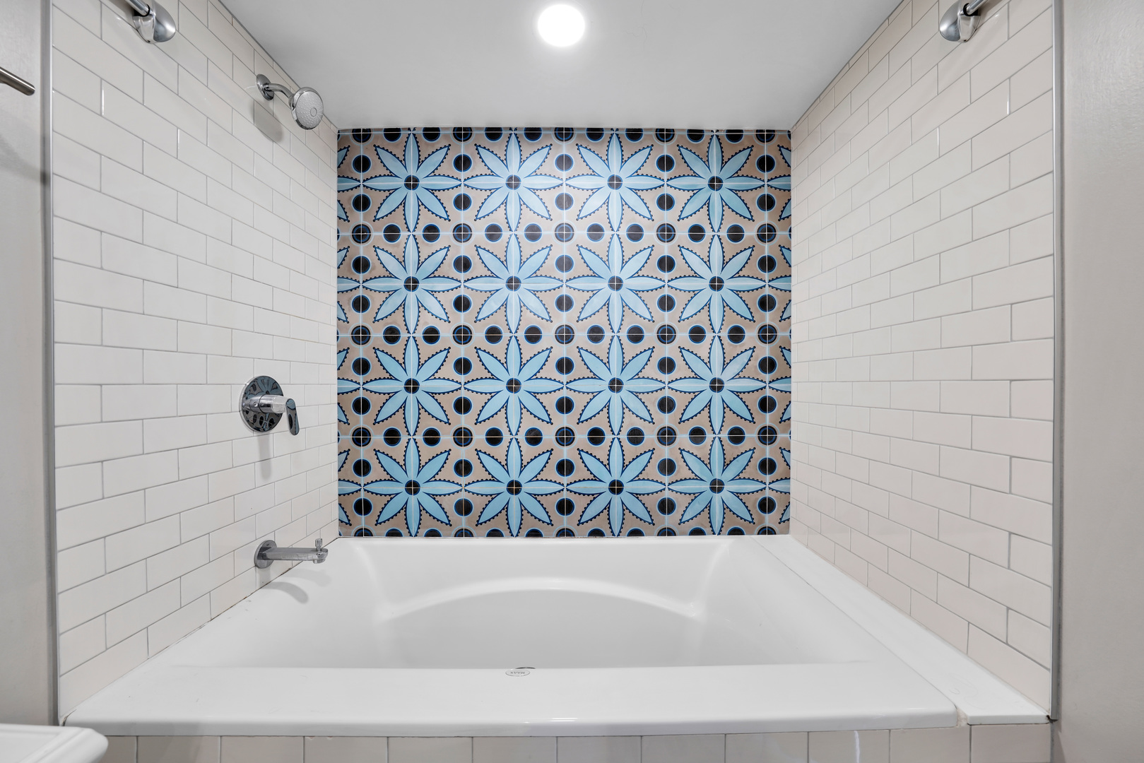 5733 N Sheridan Road Unit: 15C