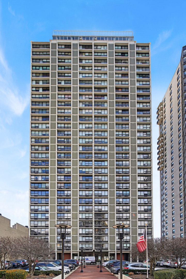 5733 N Sheridan Road Unit: 15C