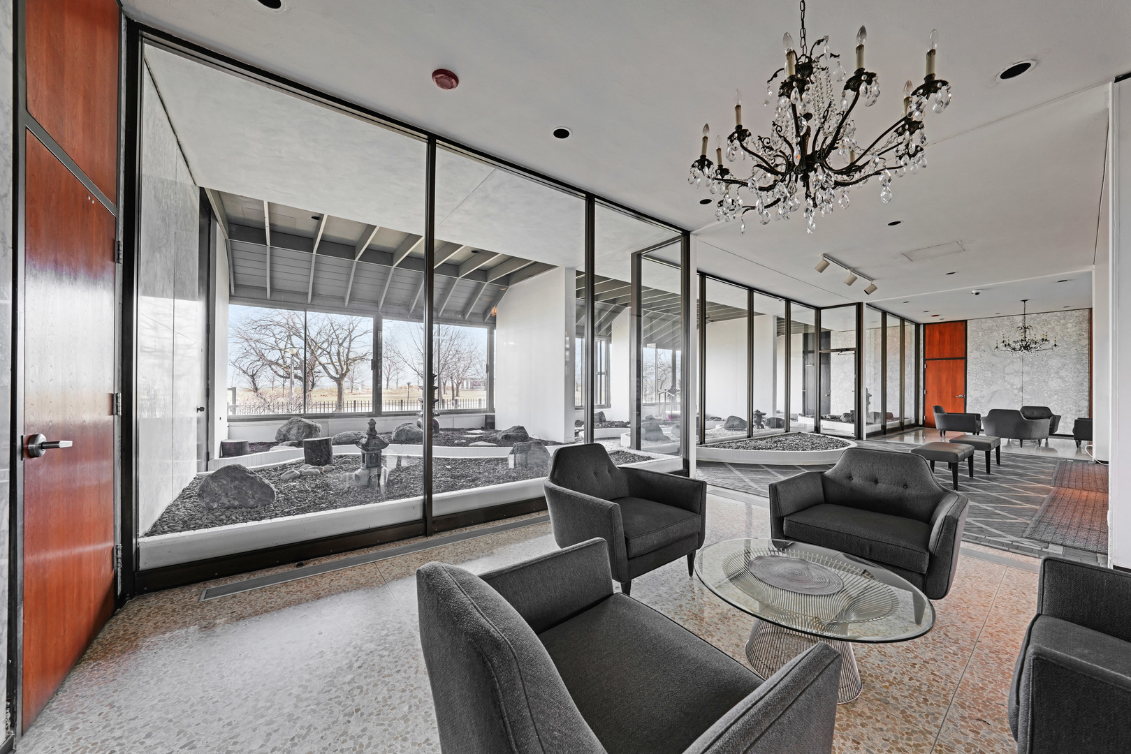 5733 N Sheridan Road Unit: 15C