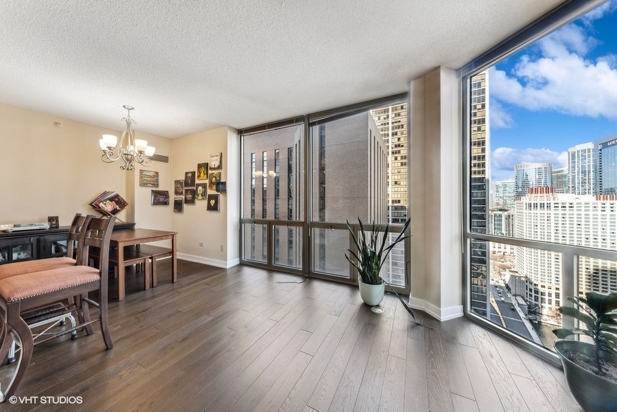 222 N COLUMBUS Drive Unit: 2808