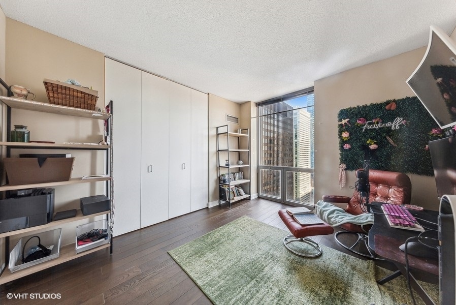 222 N COLUMBUS Drive Unit: 2808
