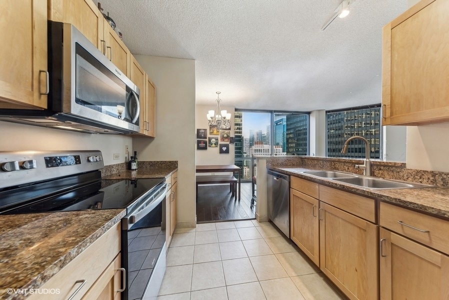 222 N COLUMBUS Drive Unit: 2808