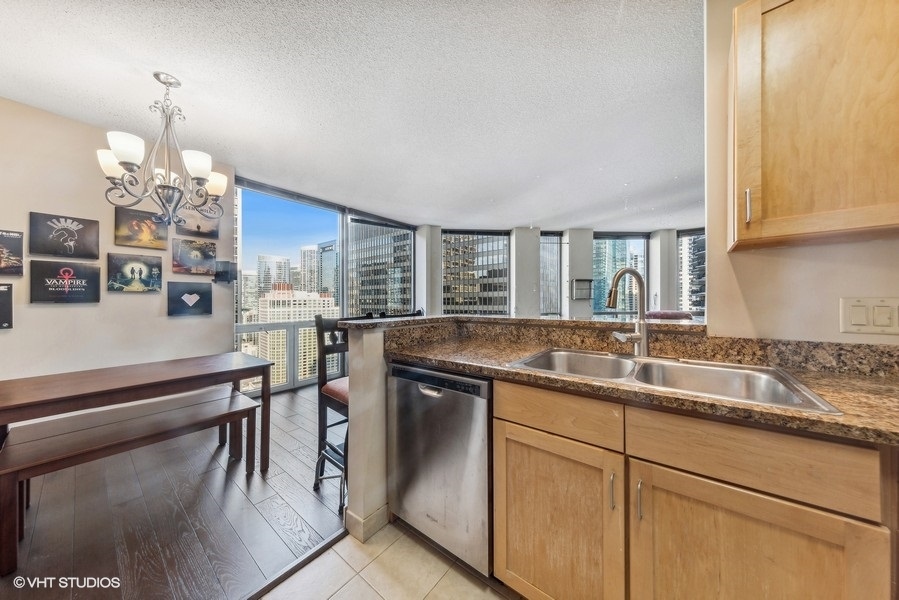 222 N COLUMBUS Drive Unit: 2808