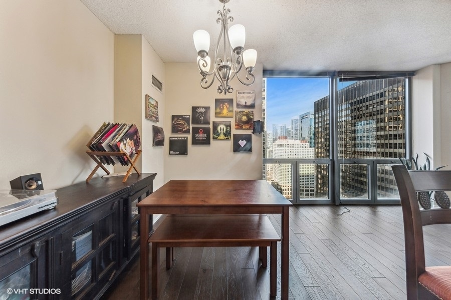 222 N COLUMBUS Drive Unit: 2808