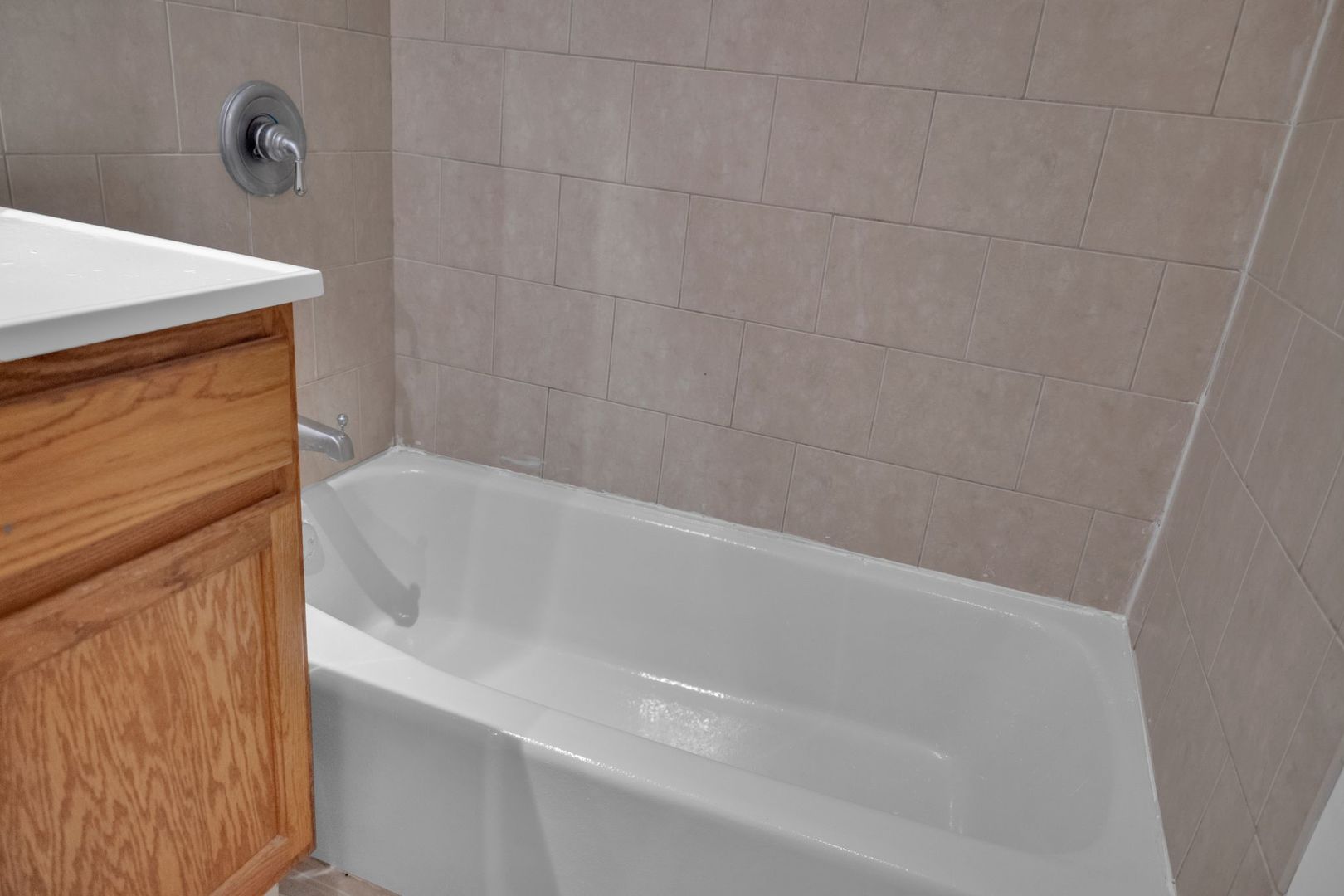 410 Crescent Boulevard Unit: 3B