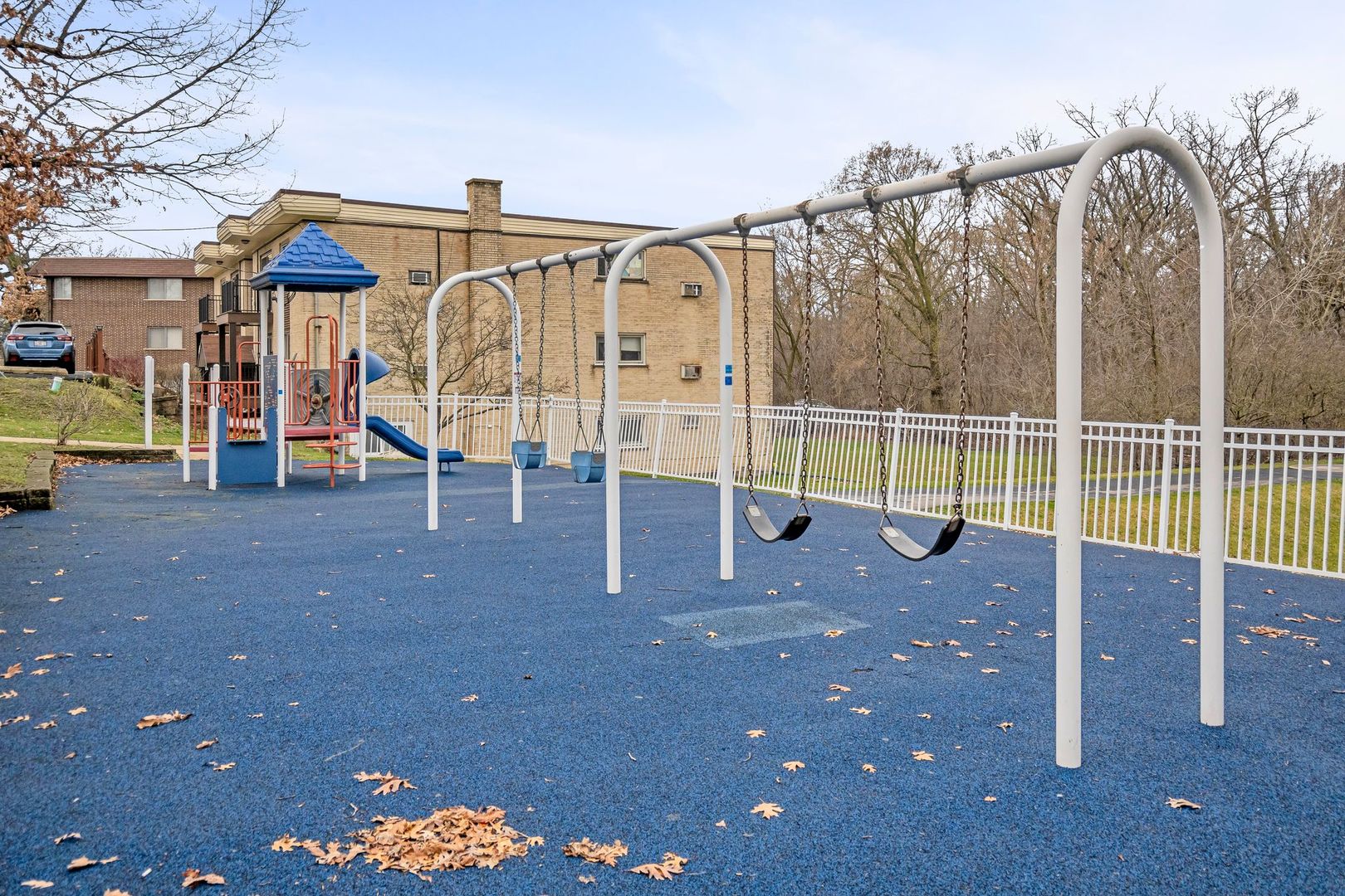 410 Crescent Boulevard Unit: 3B