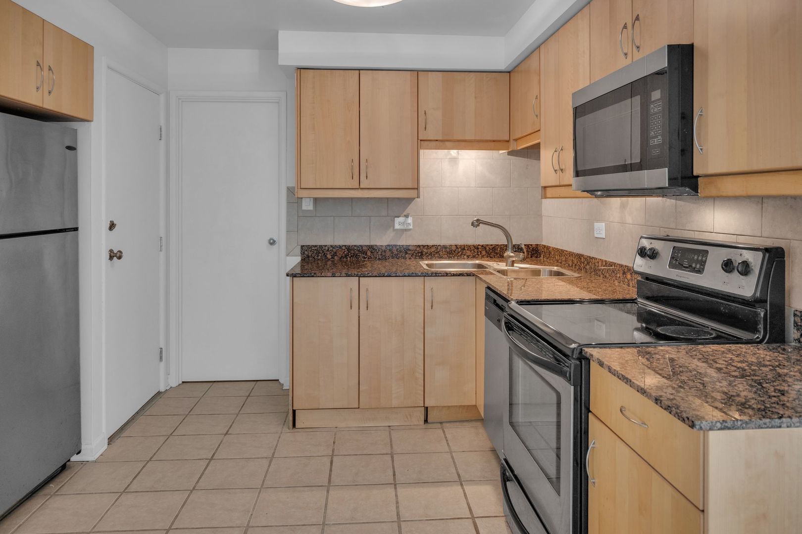 410 Crescent Boulevard Unit: 3B