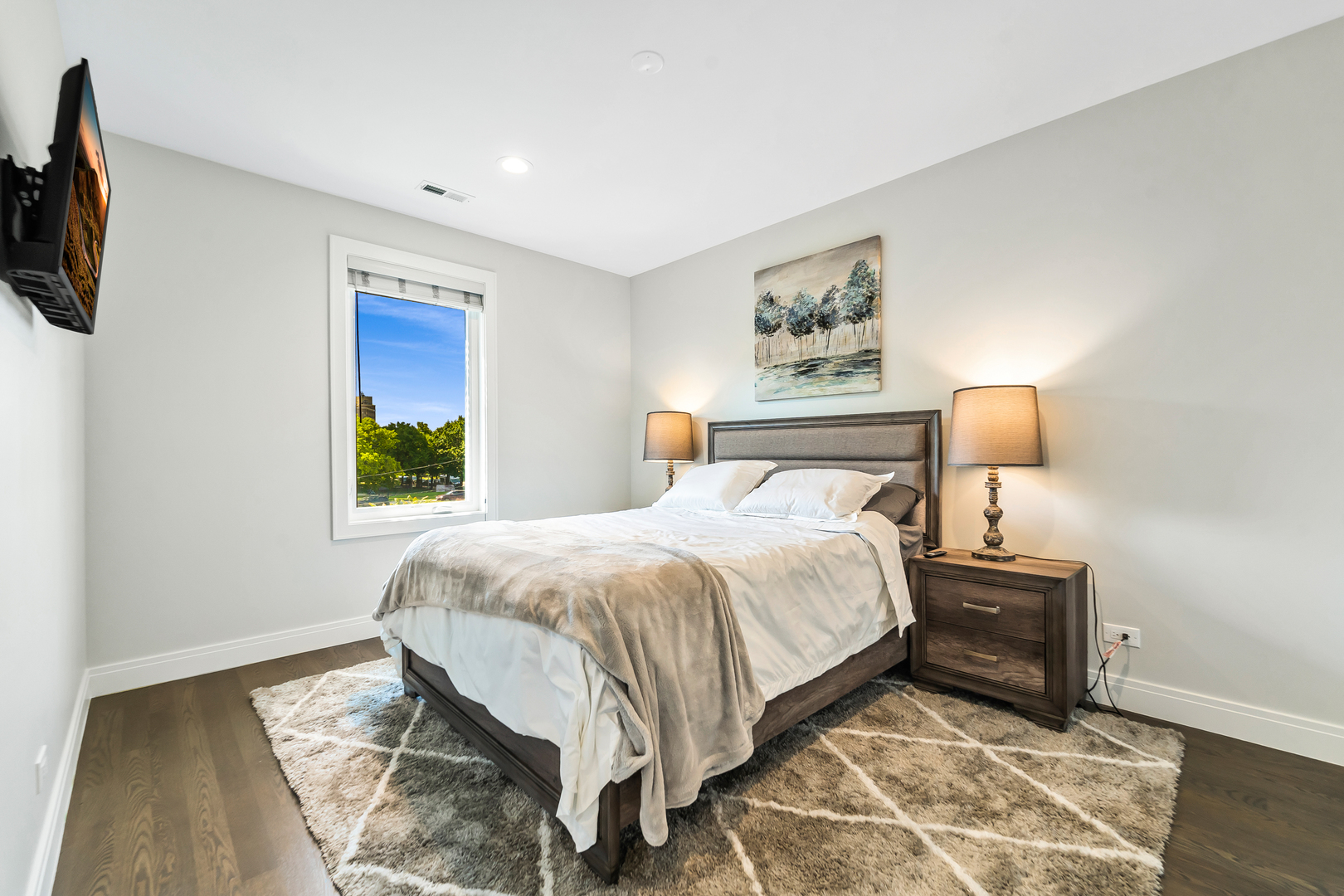 3901 S Lake Park Avenue