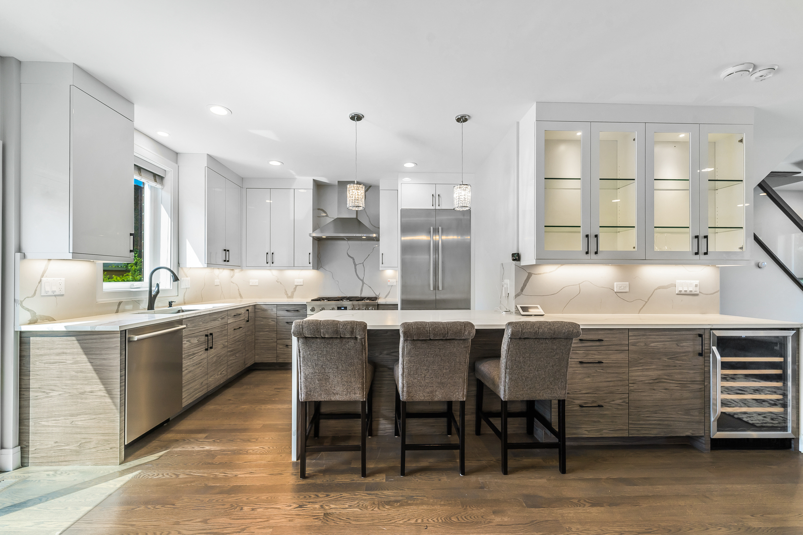 3901 S Lake Park Avenue