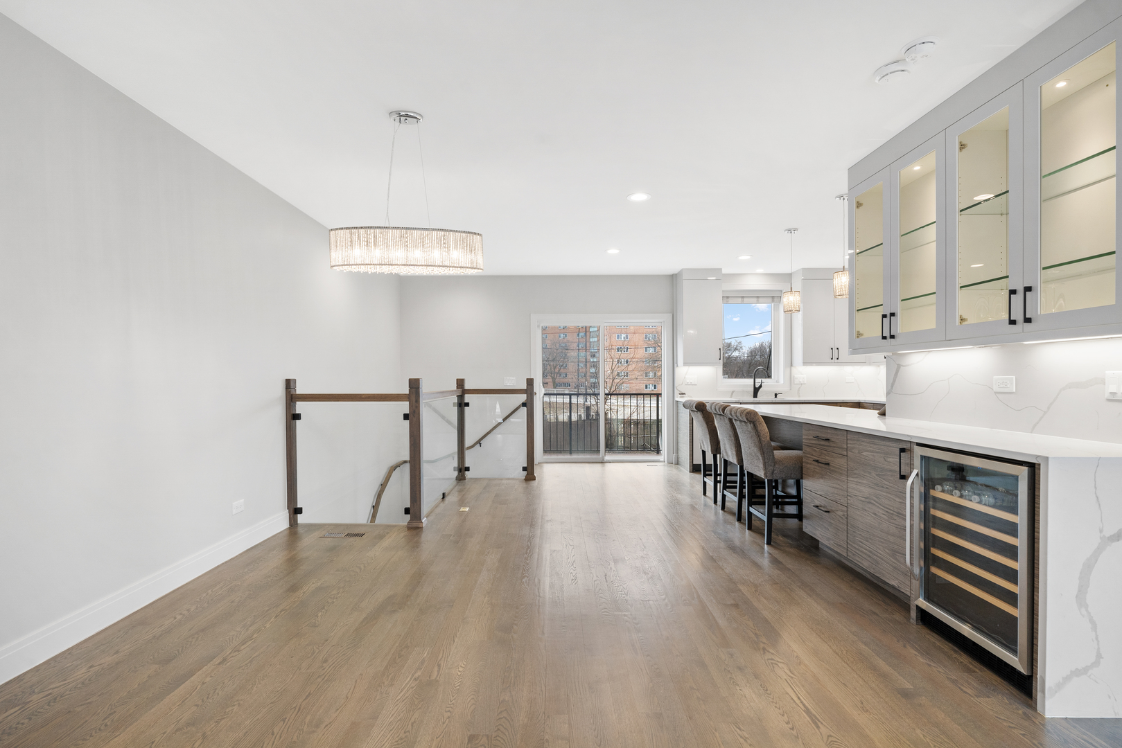 3901 S Lake Park Avenue