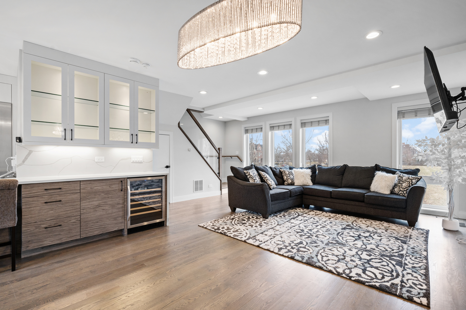 3901 S Lake Park Avenue