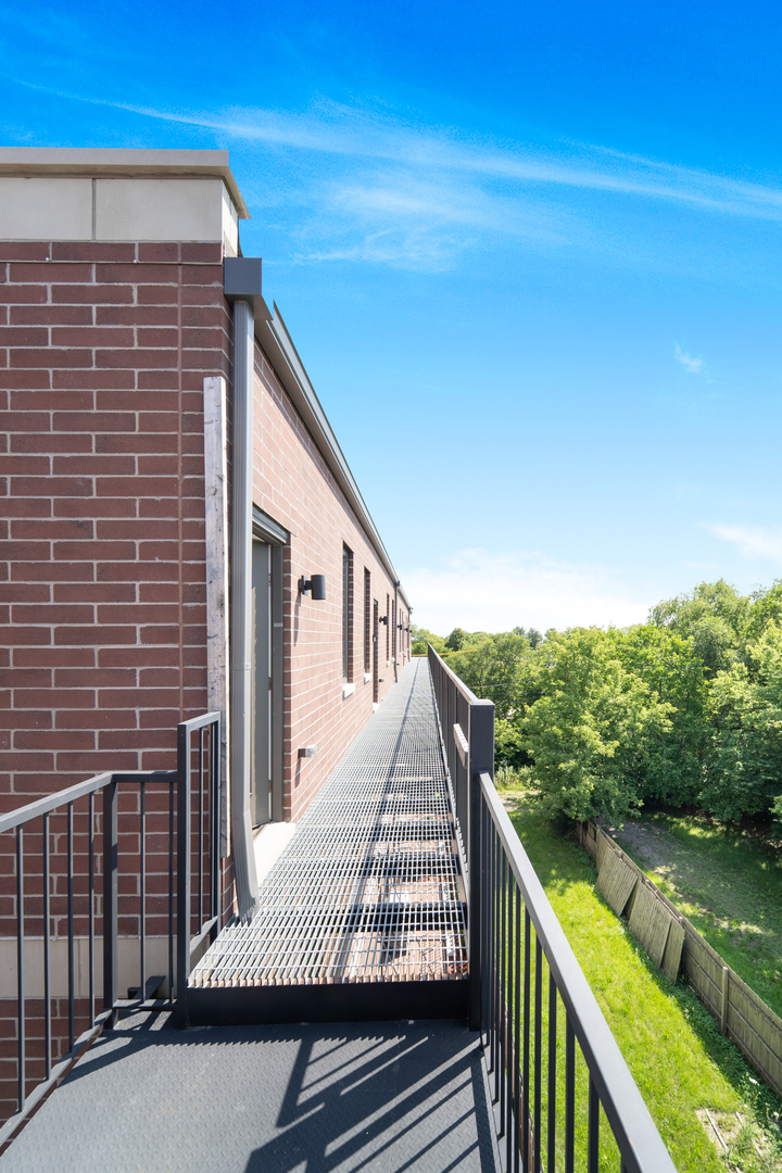 3901 S Lake Park Avenue