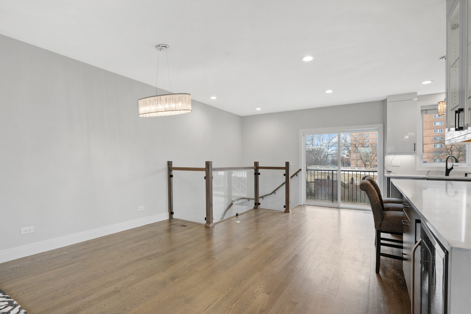 3901 S Lake Park Avenue