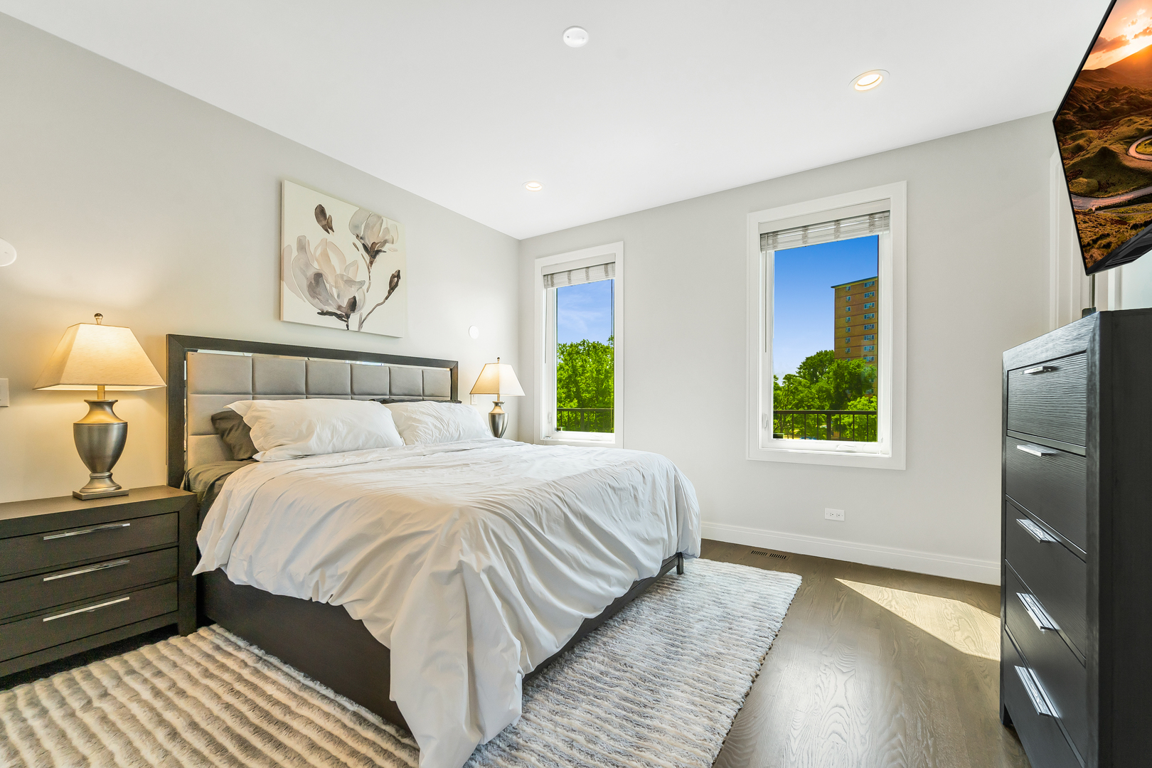 3901 S Lake Park Avenue