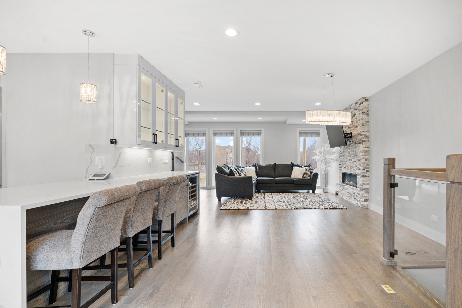 3901 S Lake Park Avenue