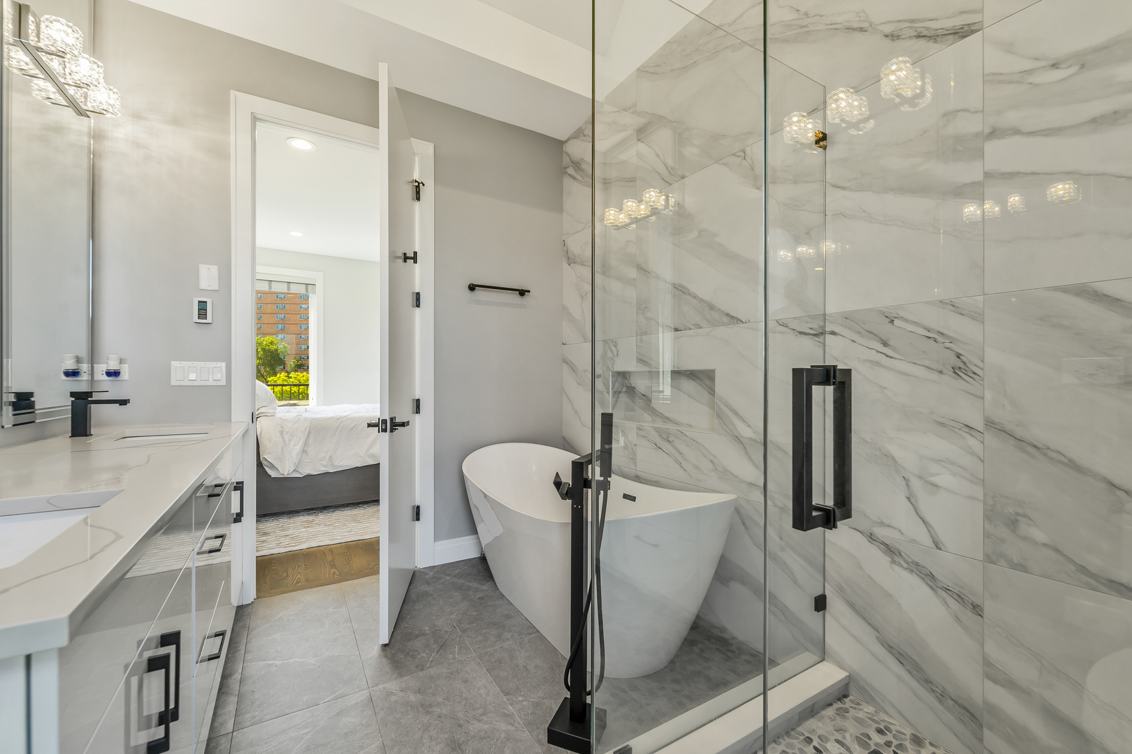 3901 S Lake Park Avenue