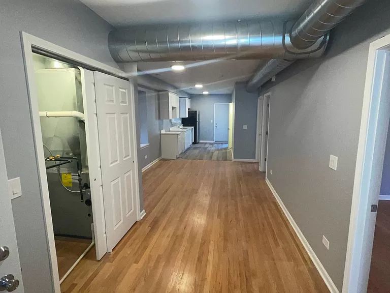 7450 N Artesian Avenue Unit: 3