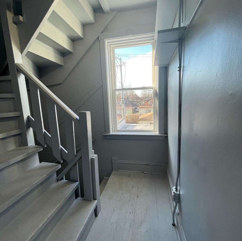 7450 N Artesian Avenue Unit: 3