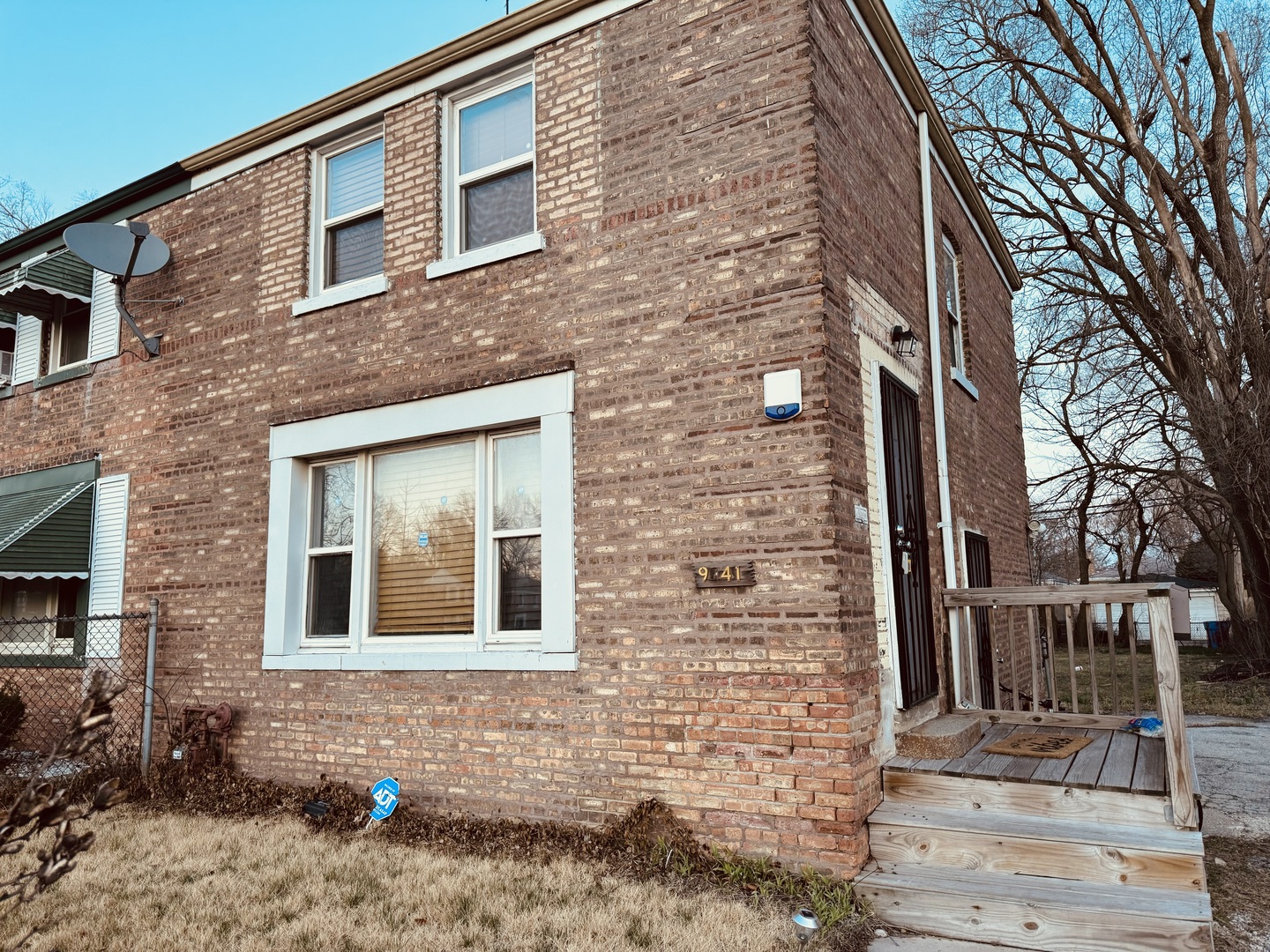 9741 S Hoxie Avenue Unit: 1