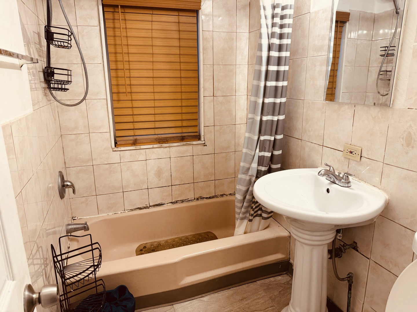 9741 S Hoxie Avenue Unit: 1