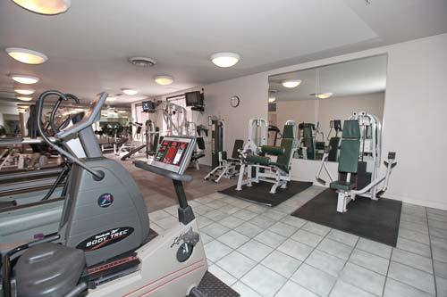 720 W Gordon Terrace Unit: 17J