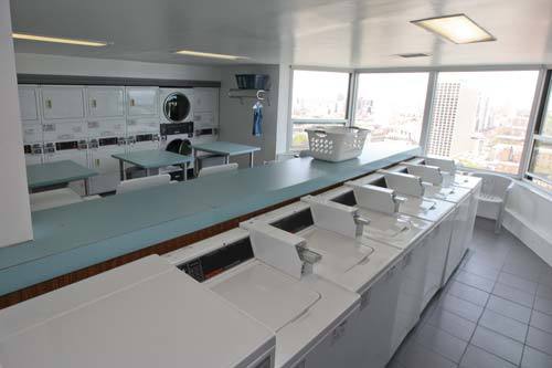 720 W Gordon Terrace Unit: 17J