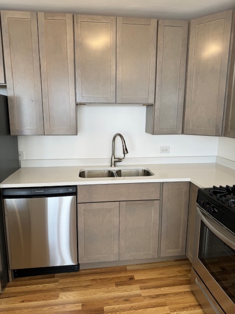 2901 S Michigan Avenue Unit: 1202