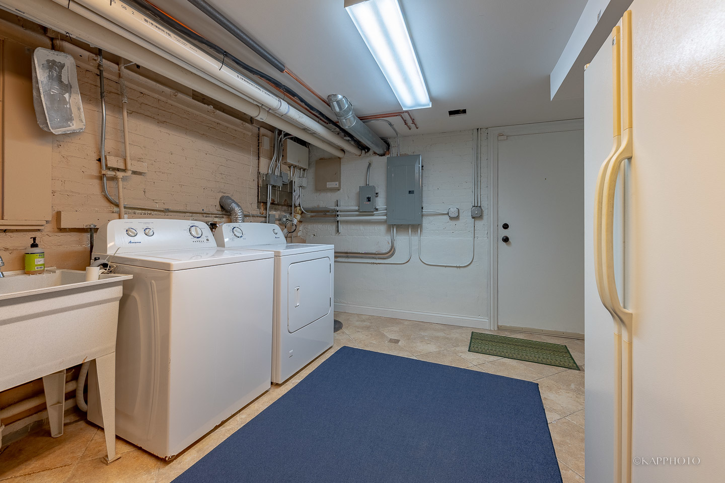 4228 N Bell Avenue Unit: 1