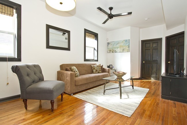 723 N Elizabeth Street Unit: 2