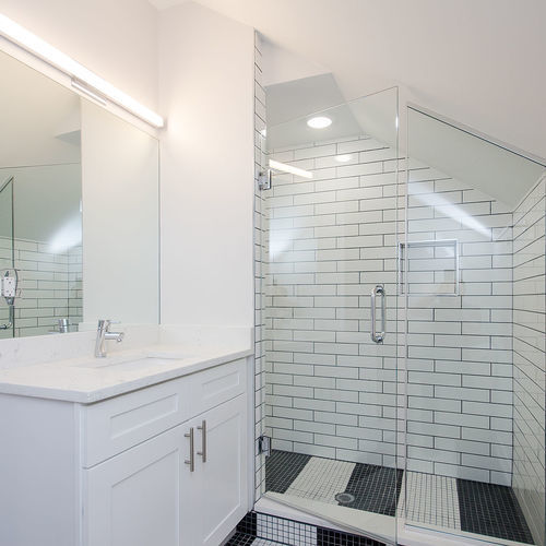 1008 W 18th Street Unit: 305